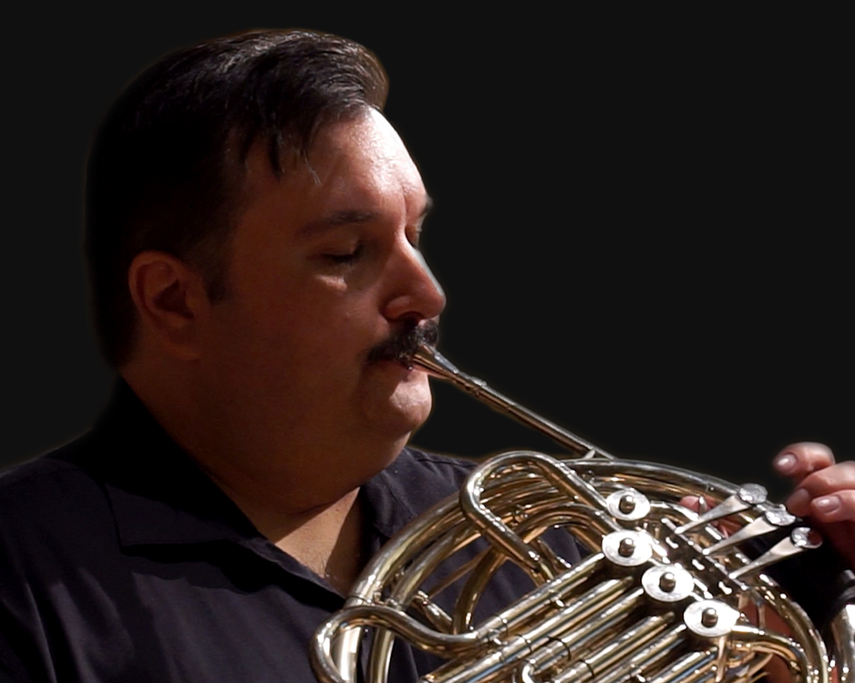 Jonathan Snyder performing French horn