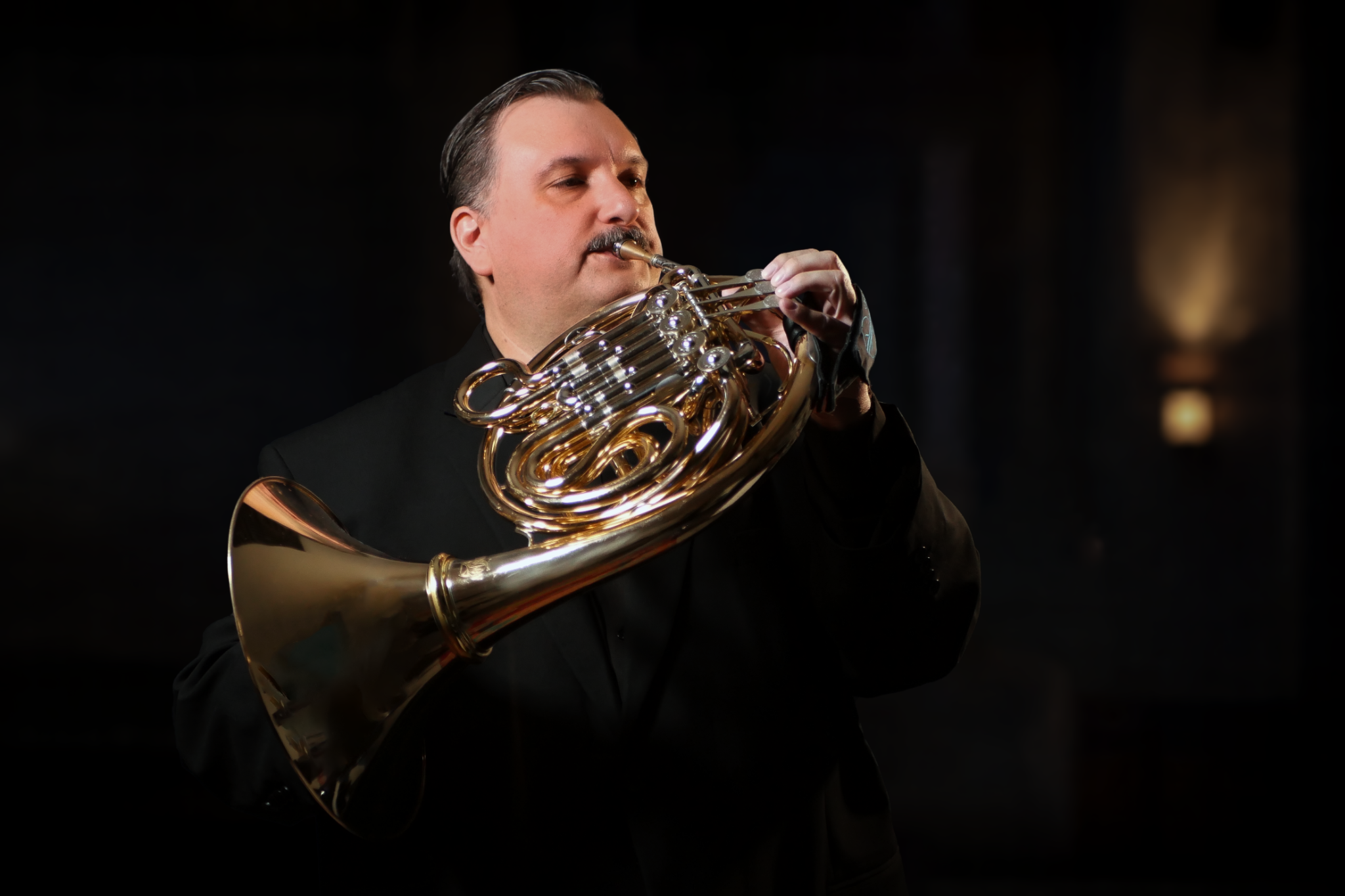 Jonathan Snyder performing on French horn